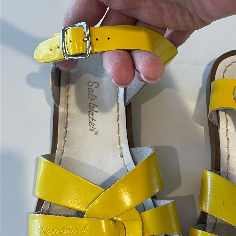Salt Water Sandals yellow patent. Size 8 women’s. - Picture 2 of 4